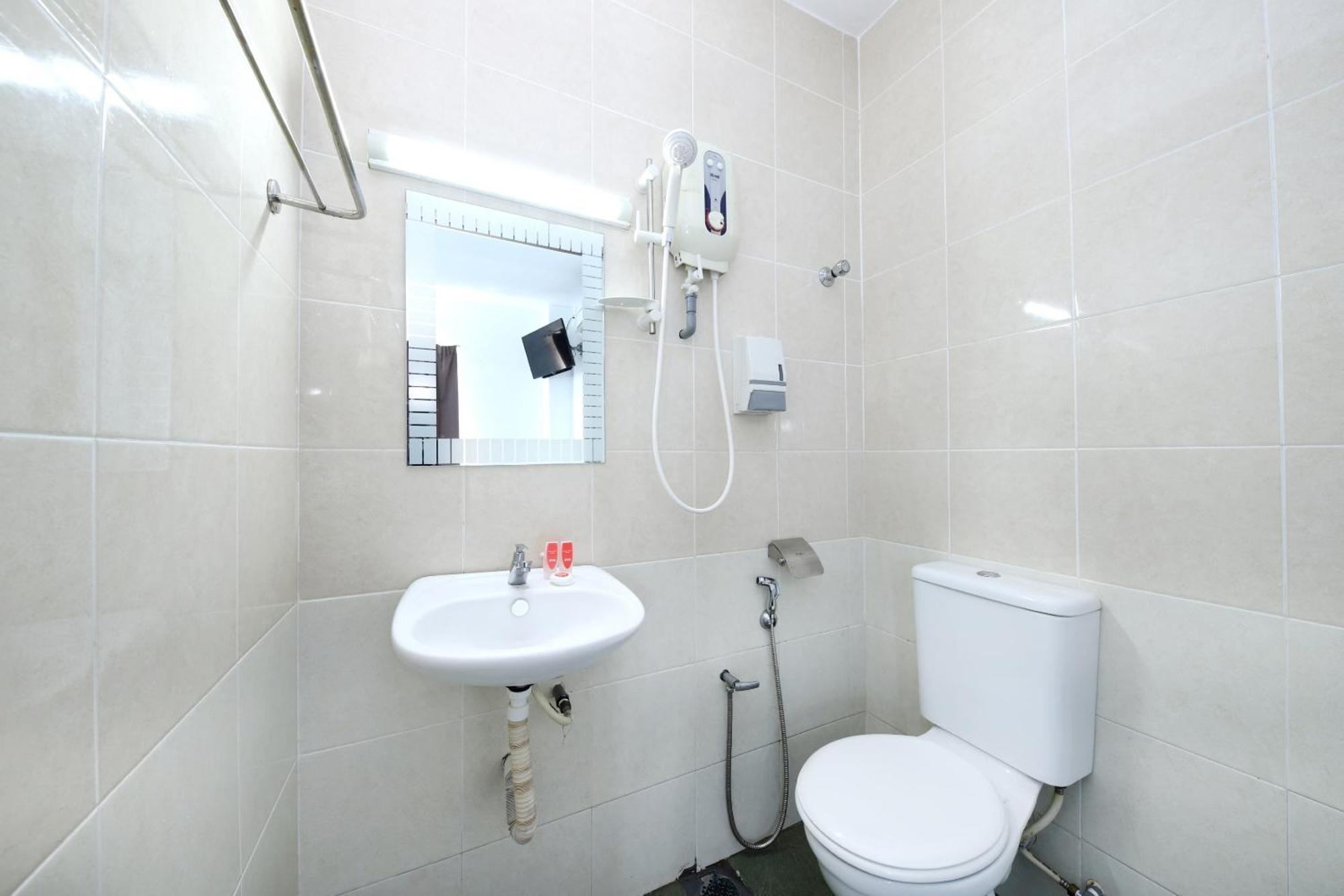 Super Oyo 502 Midah Inn Puchong Exterior photo